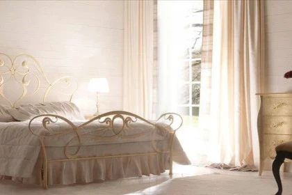 Classic luxurious bedroom furniture Gisel Collection